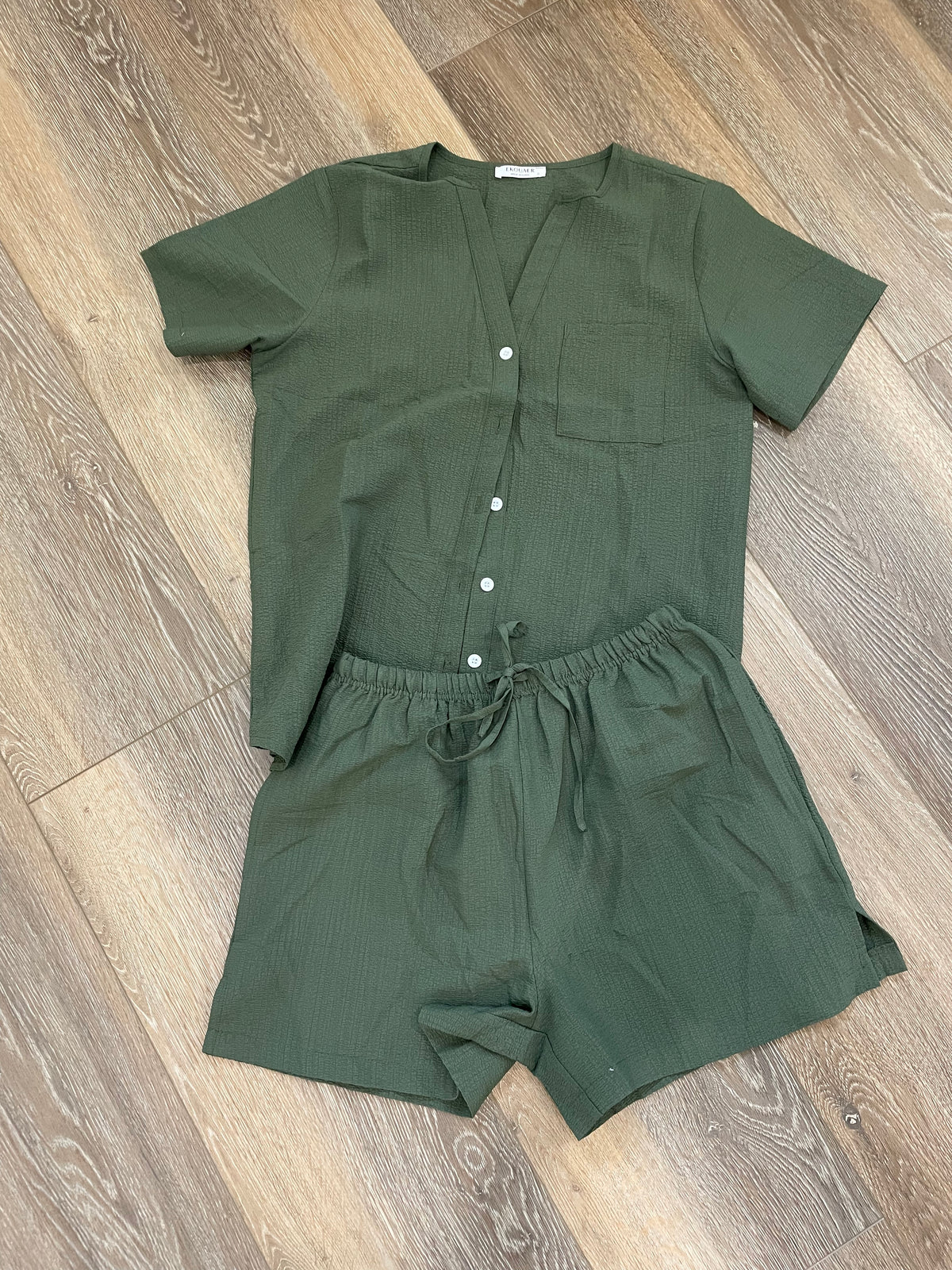Ekouaer Olive Green Waffle Knit 2-Piece Lounge Set Short Sleeve Button Down & Shorts – Size Small (S)