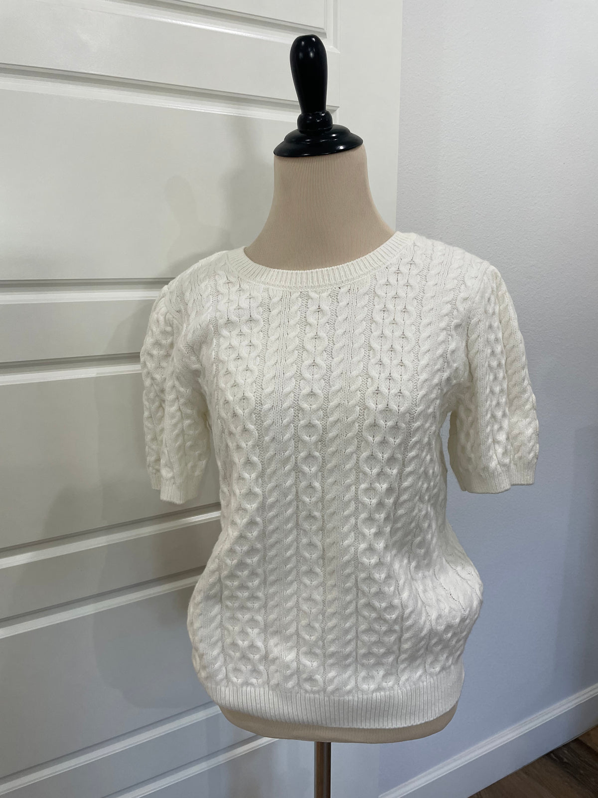 1.STATE White Cable Knit Short Sleeve Puff Sleeve Pullover Sweater – Size Medium (M)