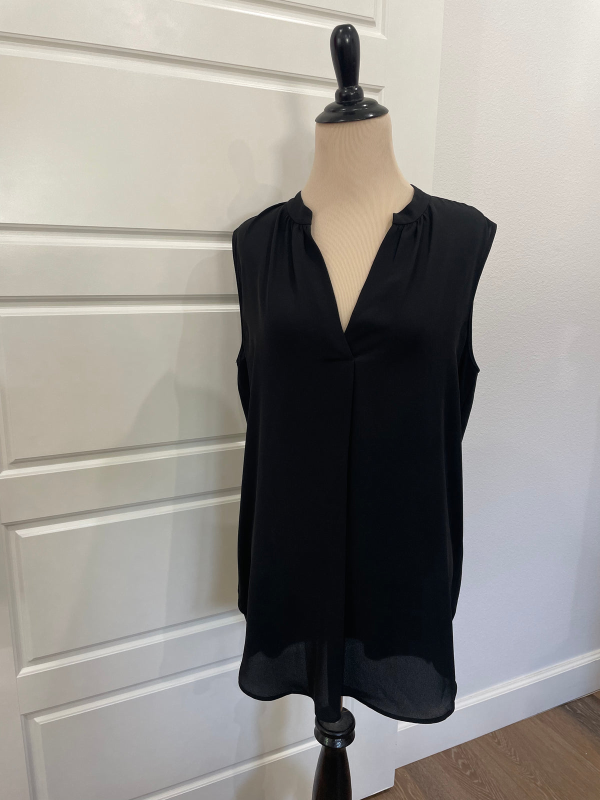 LOFT Black Sleeveless V-Neck Mixed Media Blouse – Size Medium (M)