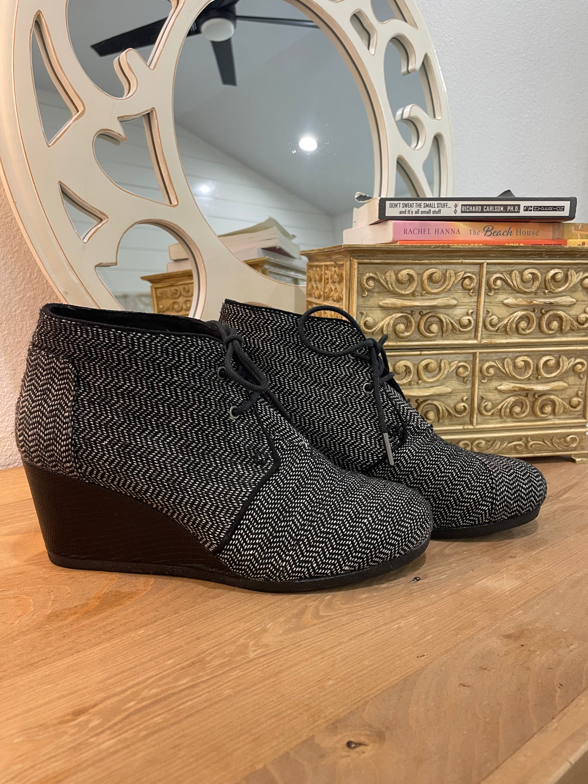 TOMS Women's Desert Wedge Booties Black White Herringbone Tweed Size 8.5